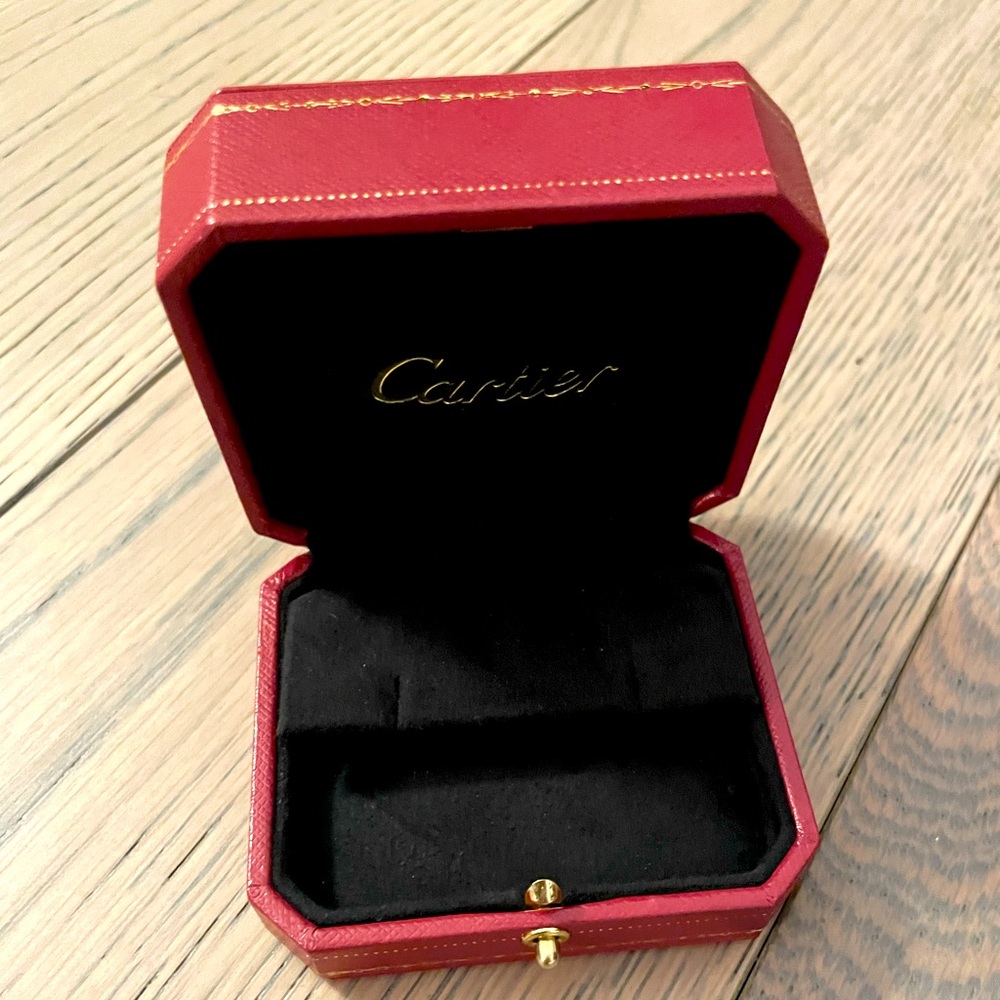 Cartier earings 📦